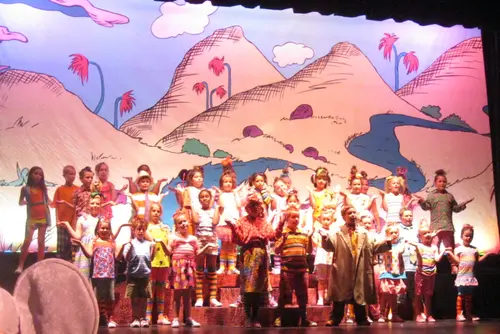 2011 Seussical — photo 16