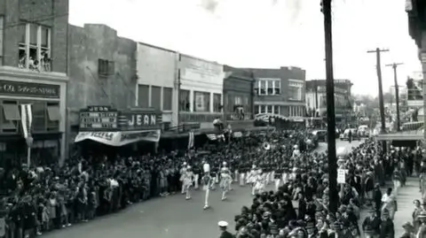 Other Old Laurel Theatres — photo 12